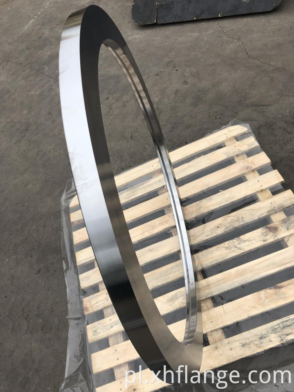 Flat welding flange